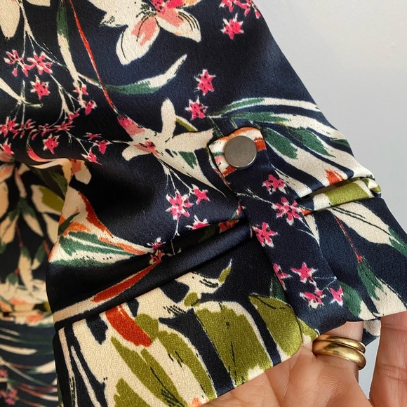 Zara Tropical Floral Satin Effect Blazer 3/4 Ruched Sleeves Women's Size M - Picture 4 of 9